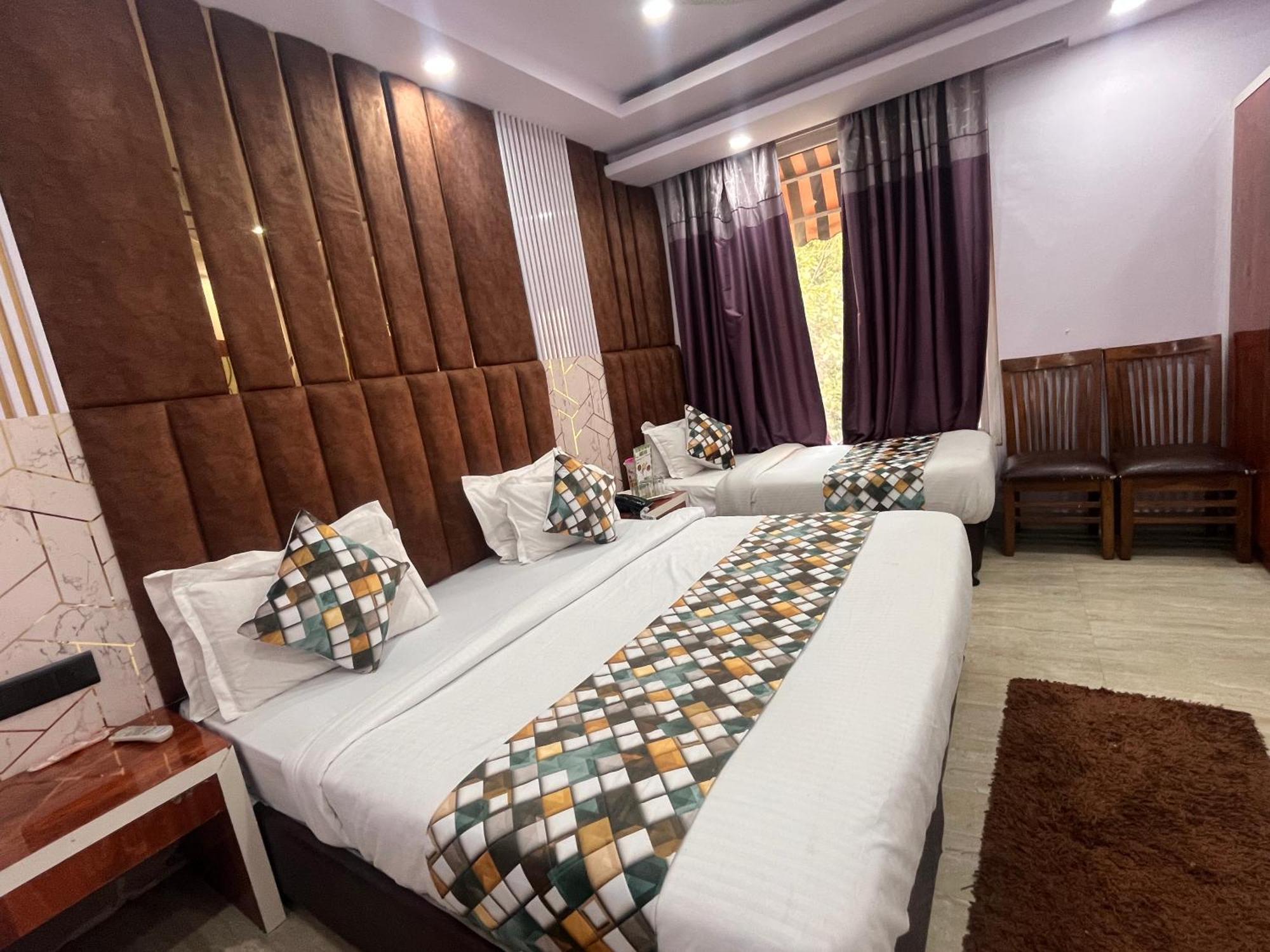 Hotel Embassy Near Rk Ashram Metro Ню Делхи Екстериор снимка