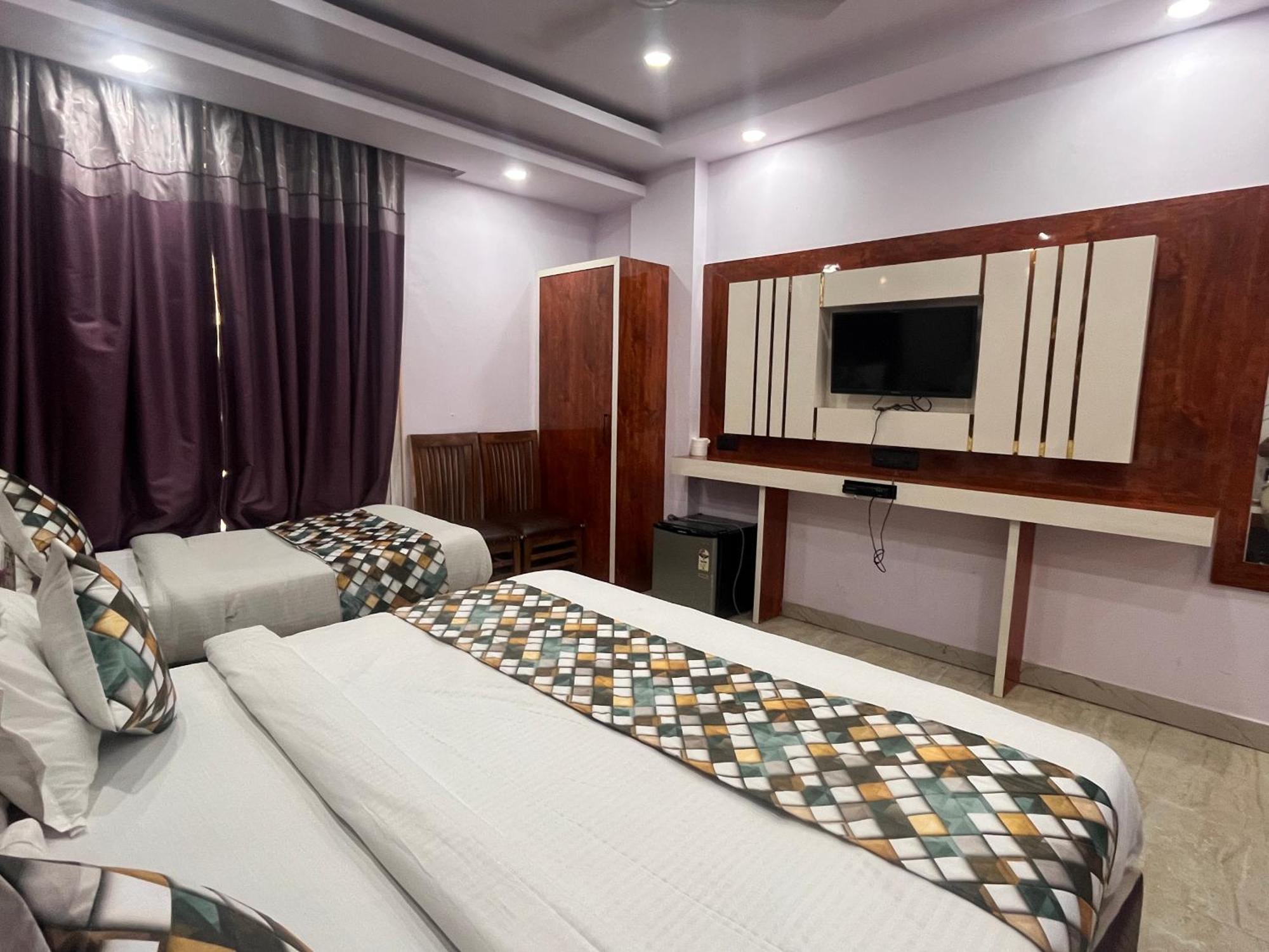 Hotel Embassy Near Rk Ashram Metro Ню Делхи Екстериор снимка
