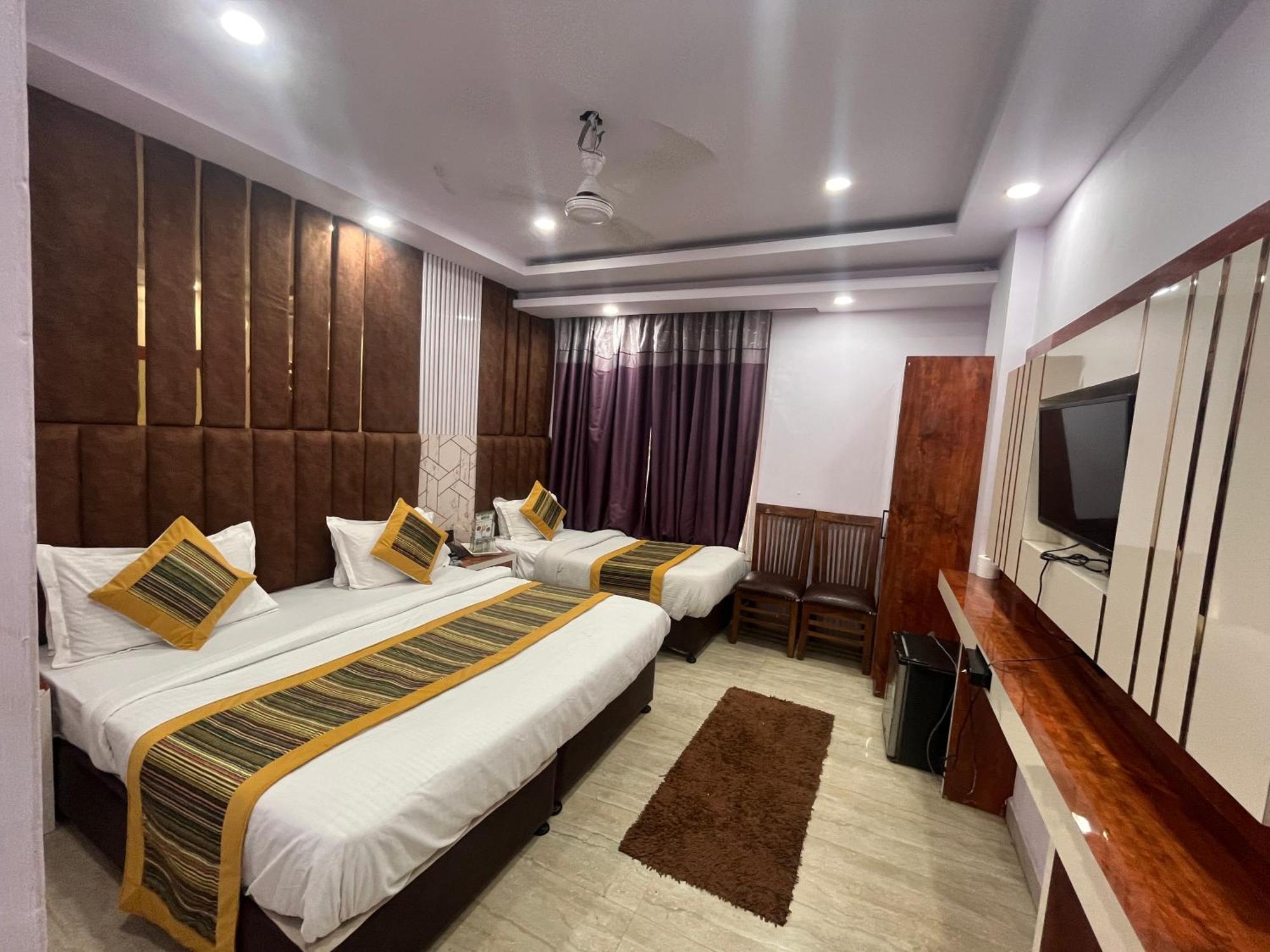 Hotel Embassy Near Rk Ashram Metro Ню Делхи Екстериор снимка
