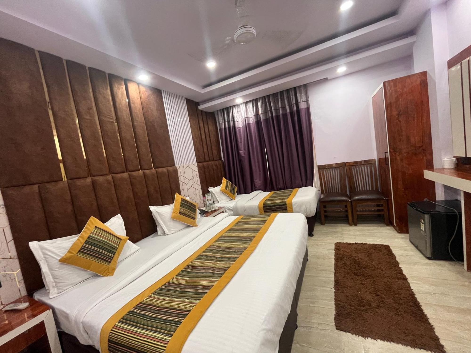 Hotel Embassy Near Rk Ashram Metro Ню Делхи Екстериор снимка