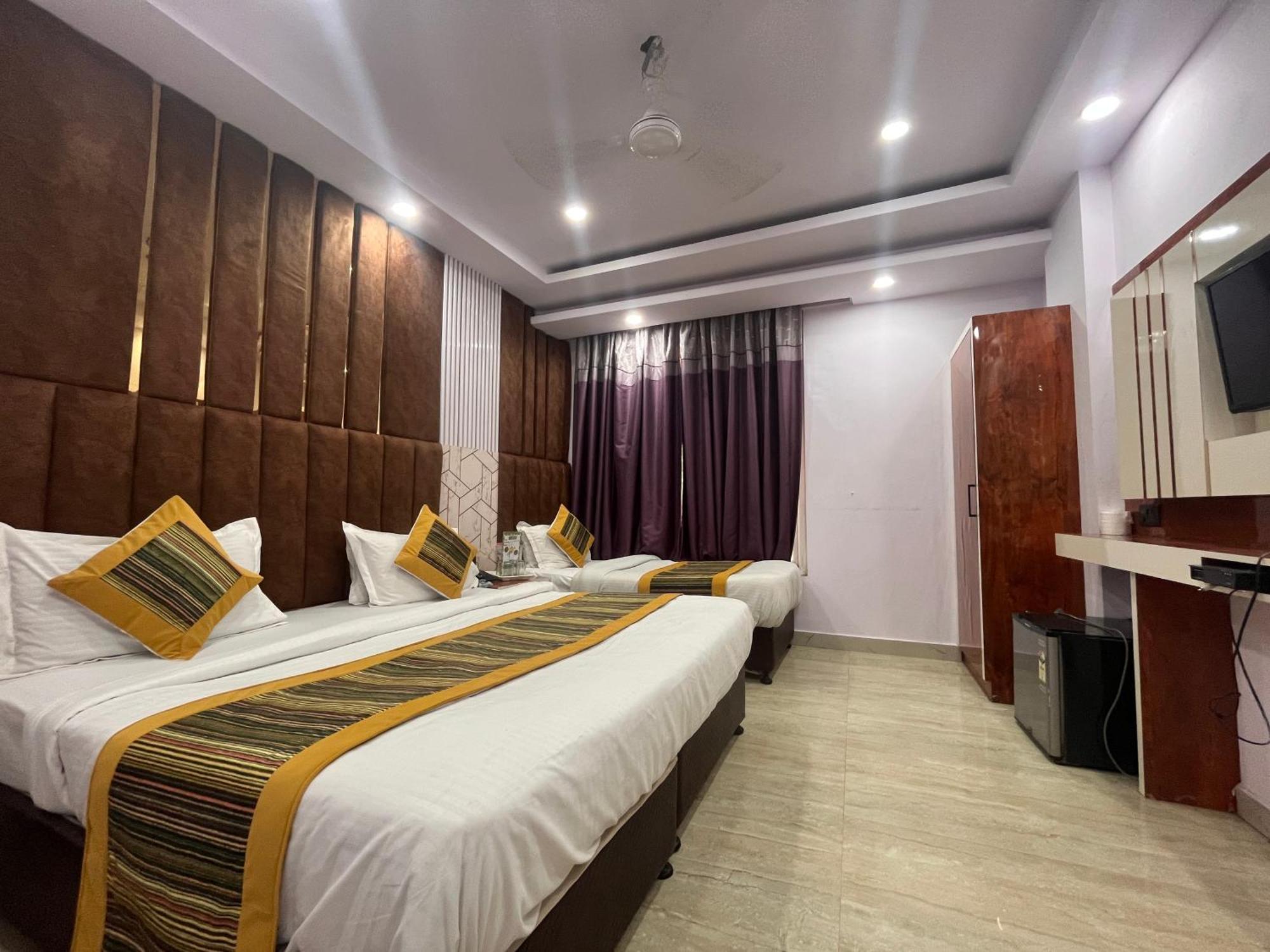 Hotel Embassy Near Rk Ashram Metro Ню Делхи Екстериор снимка