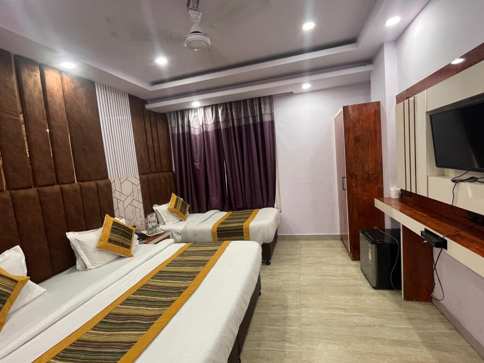 Hotel Embassy Near Rk Ashram Metro Ню Делхи Екстериор снимка
