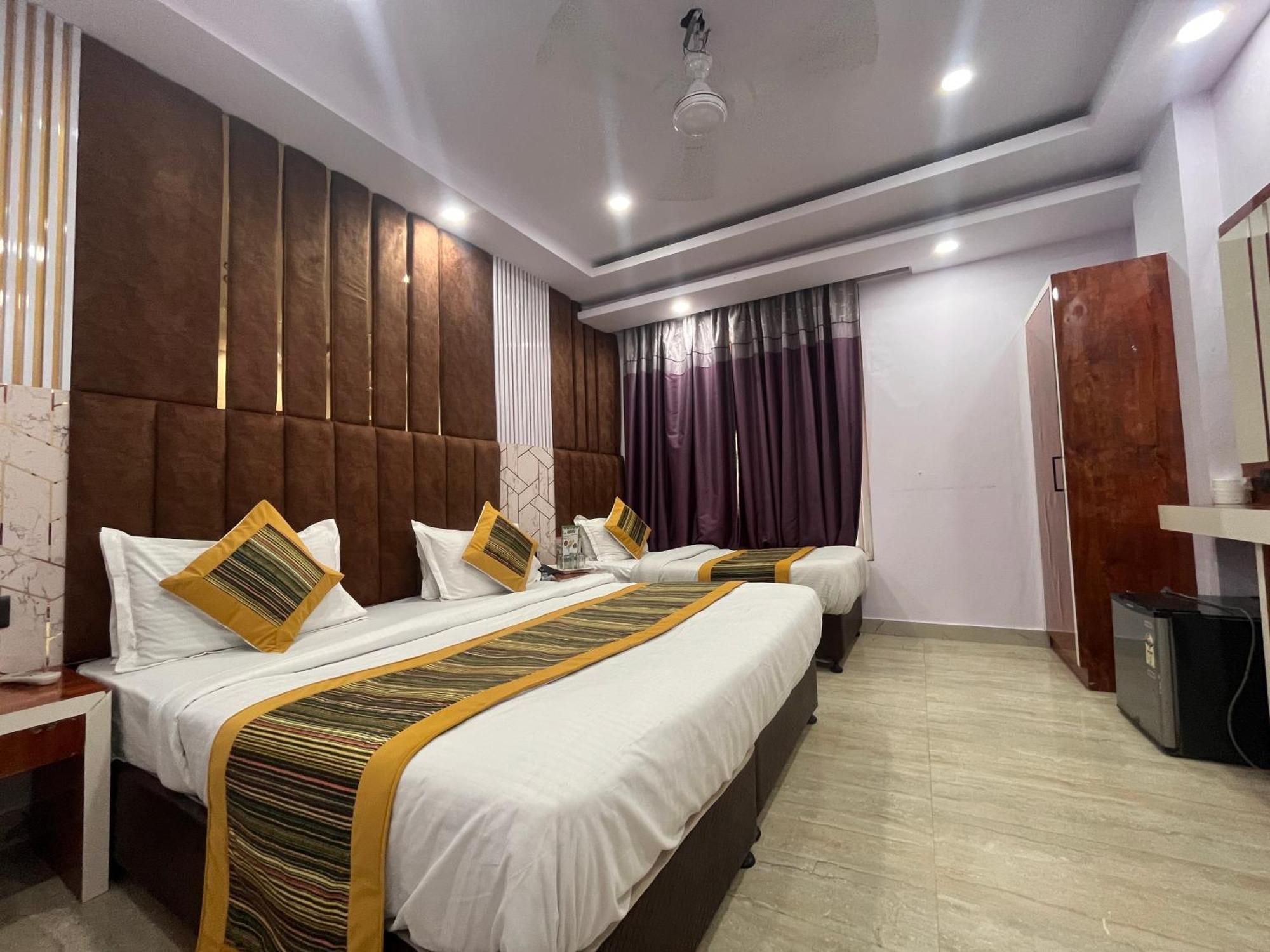 Hotel Embassy Near Rk Ashram Metro Ню Делхи Екстериор снимка