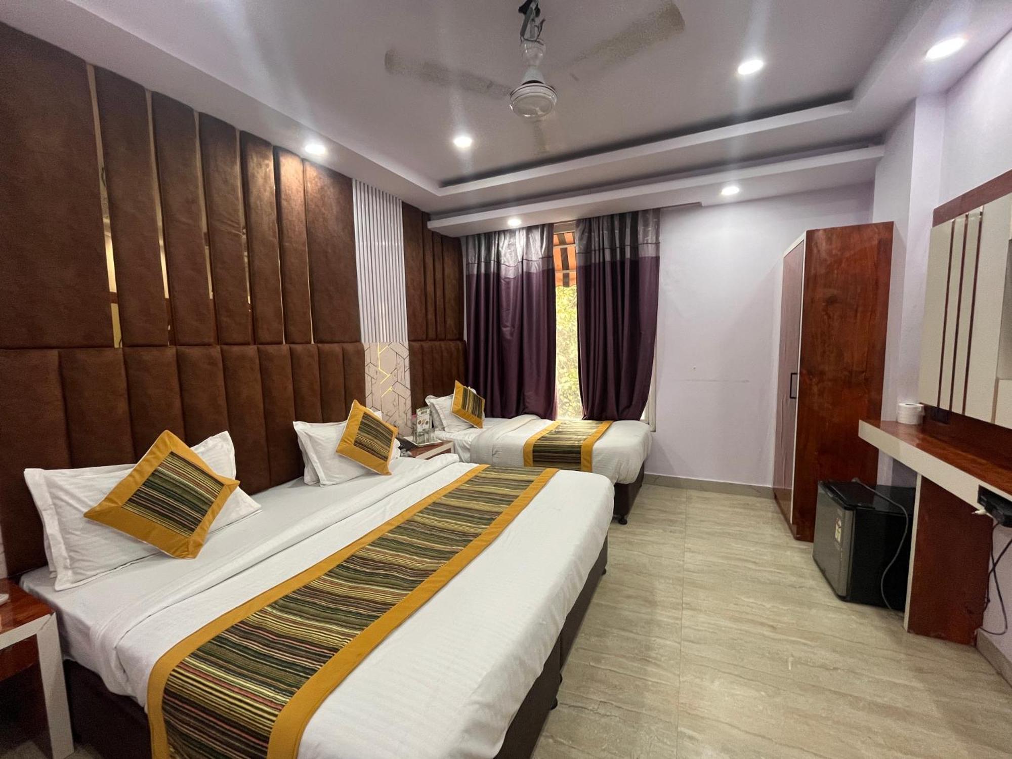 Hotel Embassy Near Rk Ashram Metro Ню Делхи Екстериор снимка
