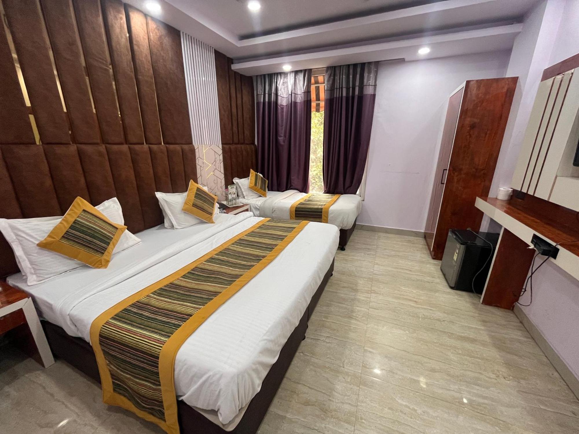 Hotel Embassy Near Rk Ashram Metro Ню Делхи Екстериор снимка